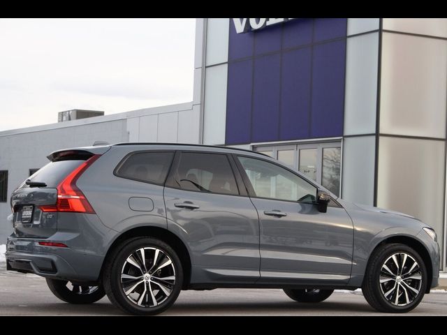 2024 Volvo XC60 Plus Dark Theme