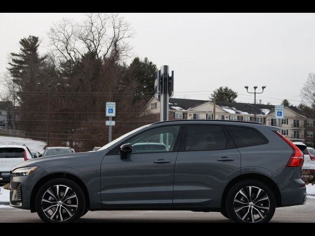 2024 Volvo XC60 Plus Dark Theme