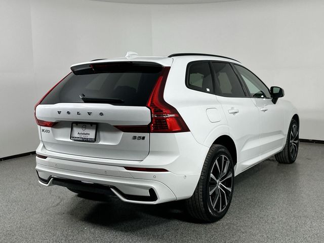 2024 Volvo XC60 Plus Dark Theme