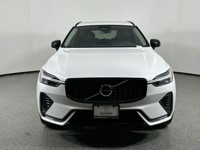 2024 Volvo XC60 Plus Dark Theme