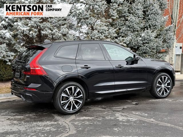 2024 Volvo XC60 Plus Dark Theme