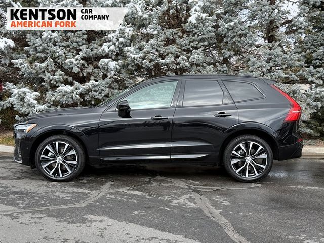 2024 Volvo XC60 Plus Dark Theme