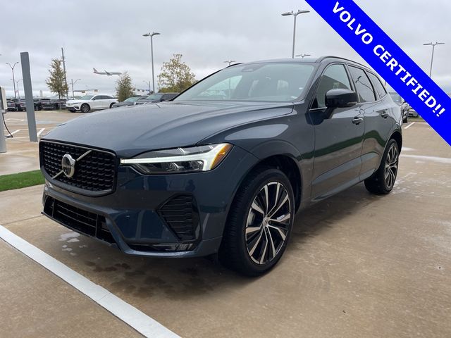 2024 Volvo XC60 Plus Dark Theme