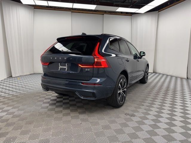 2024 Volvo XC60 Plus Dark Theme