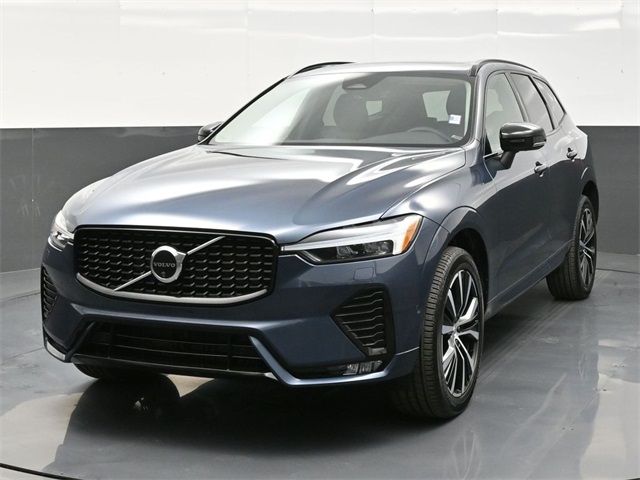 2024 Volvo XC60 Plus Dark Theme