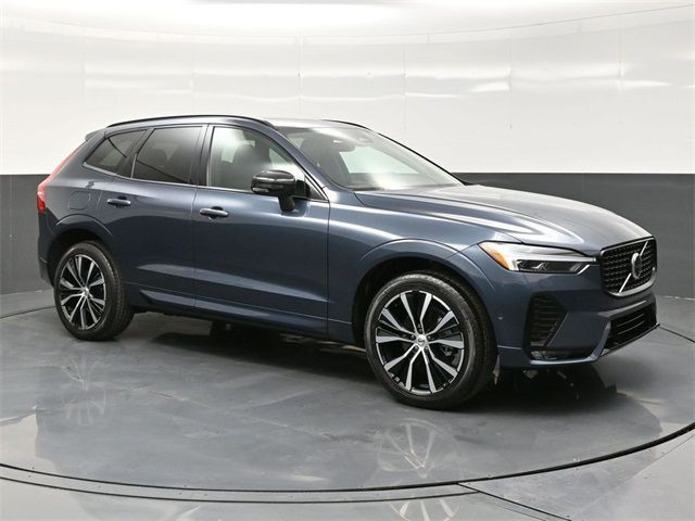 2024 Volvo XC60 Plus Dark Theme