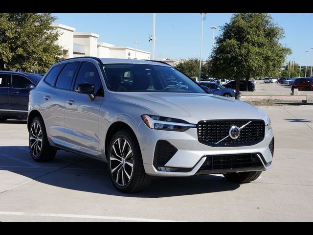 2024 Volvo XC60 Plus Dark Theme