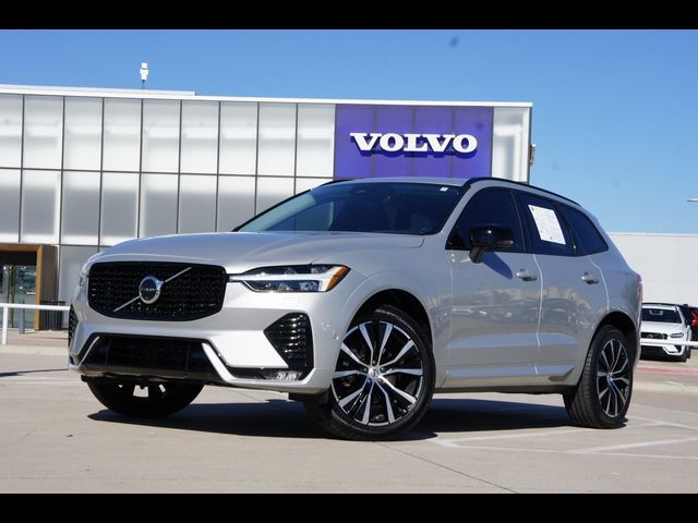 2024 Volvo XC60 Plus Dark Theme