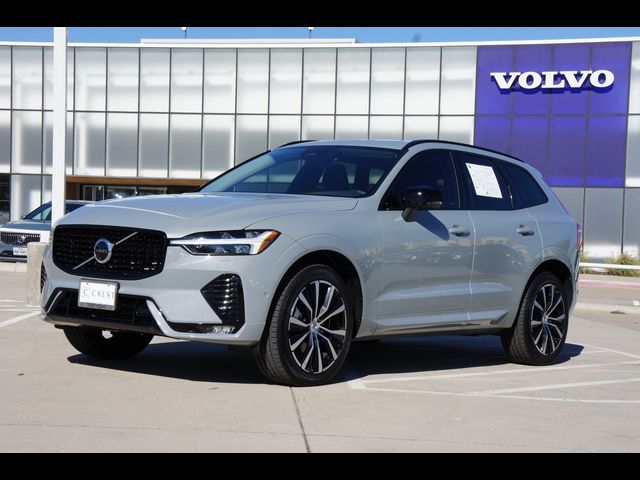 2024 Volvo XC60 Plus Dark Theme