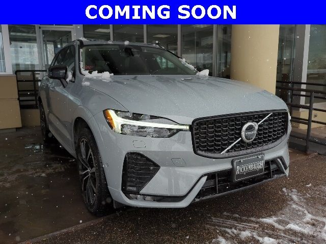 2024 Volvo XC60 Plus Dark Theme