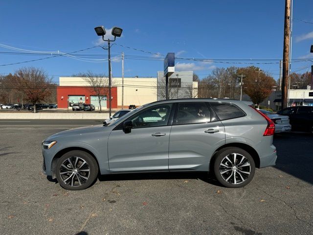 2024 Volvo XC60 Plus Dark Theme