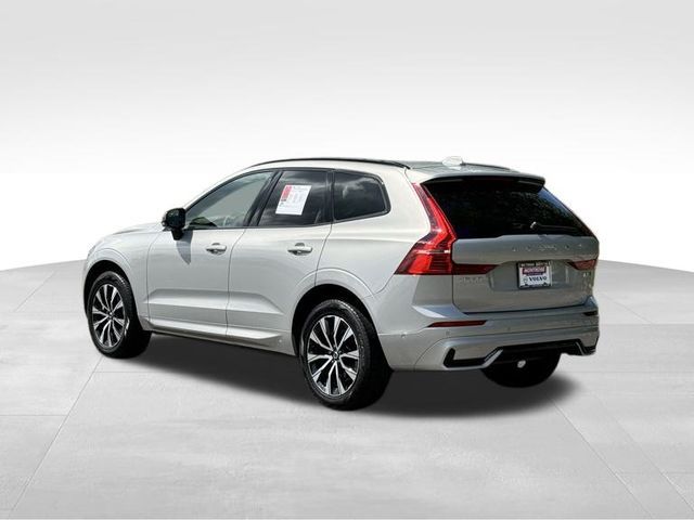 2024 Volvo XC60 Plus Dark Theme