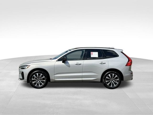 2024 Volvo XC60 Plus Dark Theme