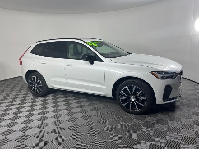 2024 Volvo XC60 Plus Dark Theme