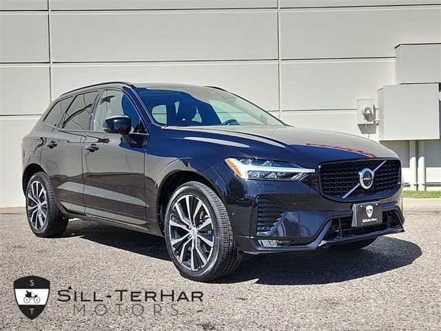 2024 Volvo XC60 Plus Dark Theme