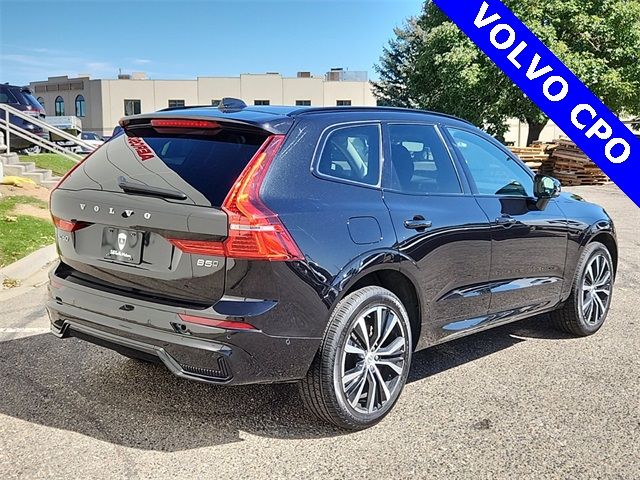 2024 Volvo XC60 Plus Dark Theme