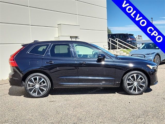 2024 Volvo XC60 Plus Dark Theme