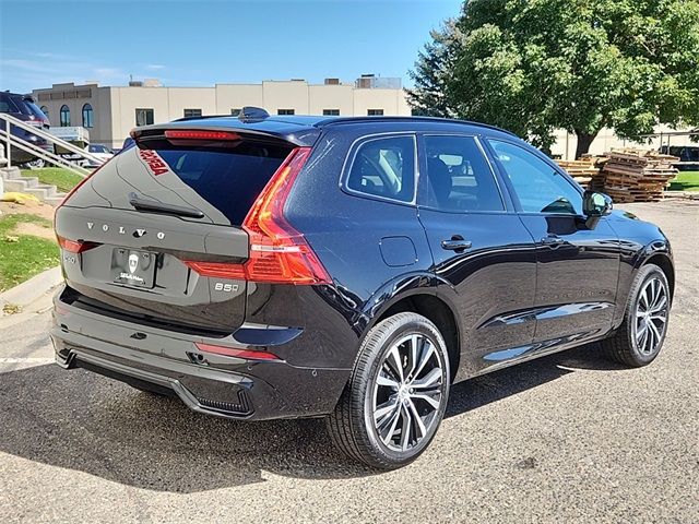 2024 Volvo XC60 Plus Dark Theme