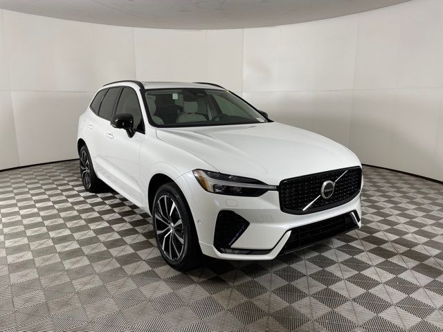 2024 Volvo XC60 Plus Dark Theme