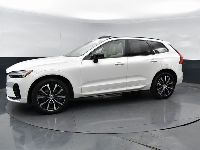 2024 Volvo XC60 Plus Dark Theme