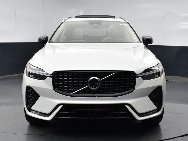 2024 Volvo XC60 Plus Dark Theme