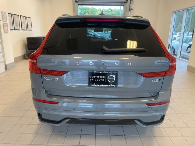 2024 Volvo XC60 Plus Dark Theme