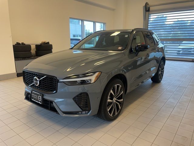 2024 Volvo XC60 Plus Dark Theme