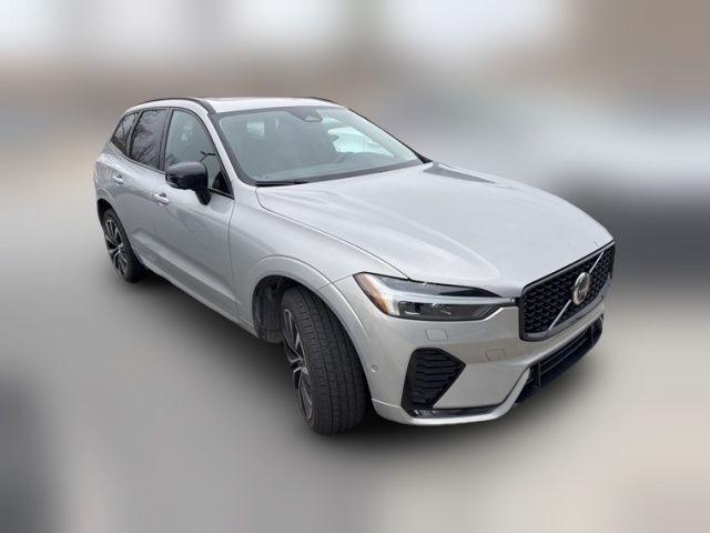 2024 Volvo XC60 Plus Dark Theme