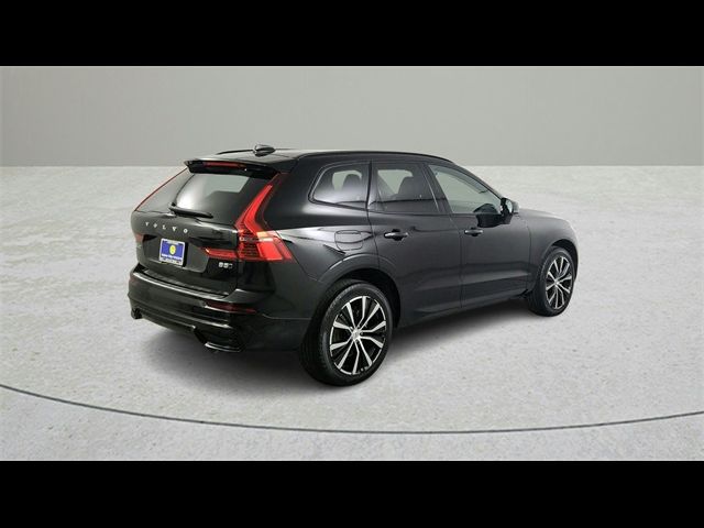 2024 Volvo XC60 Plus Dark Theme