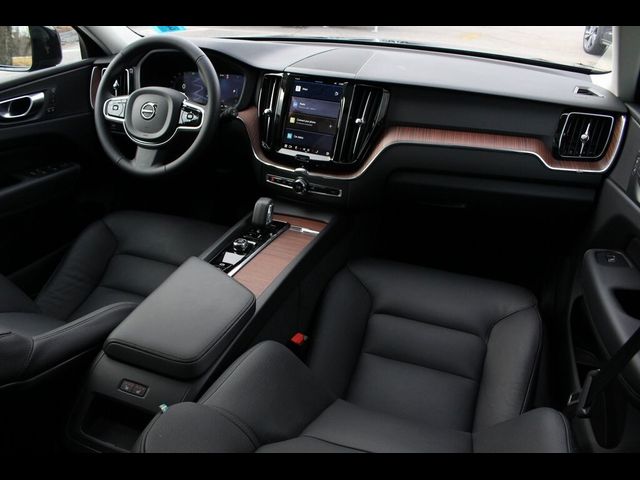 2024 Volvo XC60 Plus Dark Theme