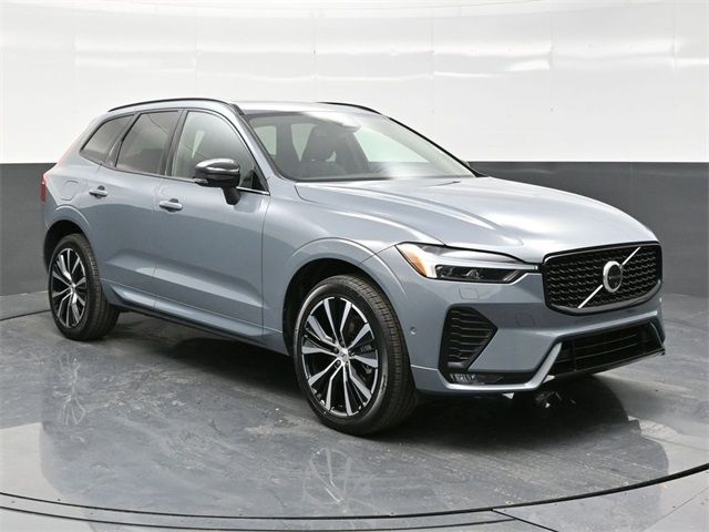 2024 Volvo XC60 Plus Dark Theme