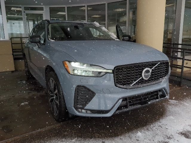 2024 Volvo XC60 Plus Dark Theme