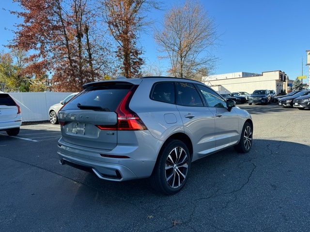 2024 Volvo XC60 Plus Dark Theme