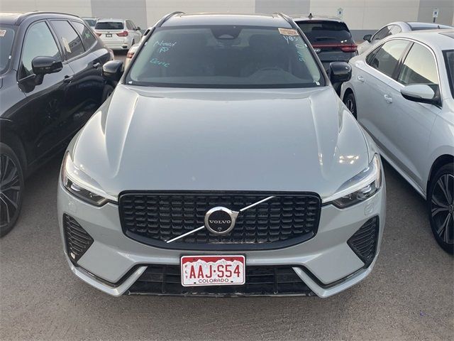 2024 Volvo XC60 Plus Dark Theme