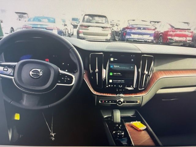 2024 Volvo XC60 Plus Dark Theme