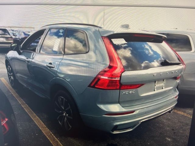 2024 Volvo XC60 Plus Dark Theme