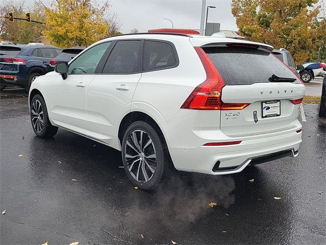 2024 Volvo XC60 Plus Dark Theme