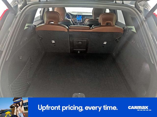 2024 Volvo XC60 Ultimate Dark Theme
