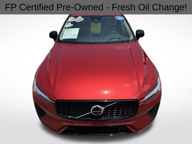 2024 Volvo XC60 Ultimate Dark Theme