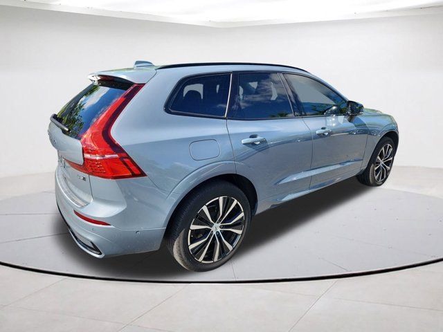 2024 Volvo XC60 Ultimate Dark Theme