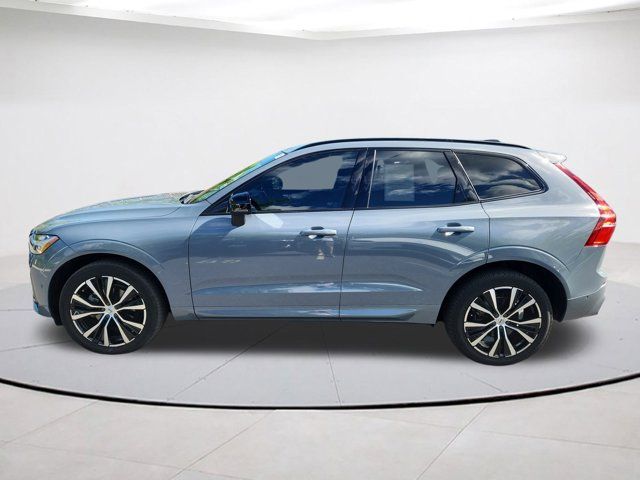 2024 Volvo XC60 Ultimate Dark Theme