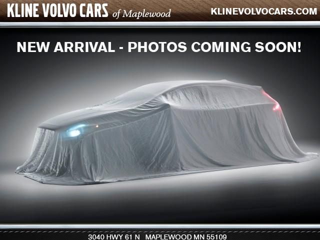 2024 Volvo XC60 Core Dark Theme
