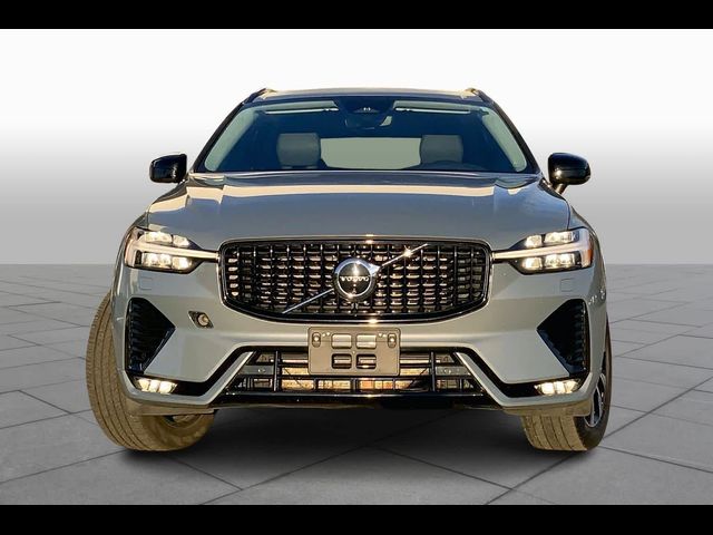 2024 Volvo XC60 Plus Dark Theme