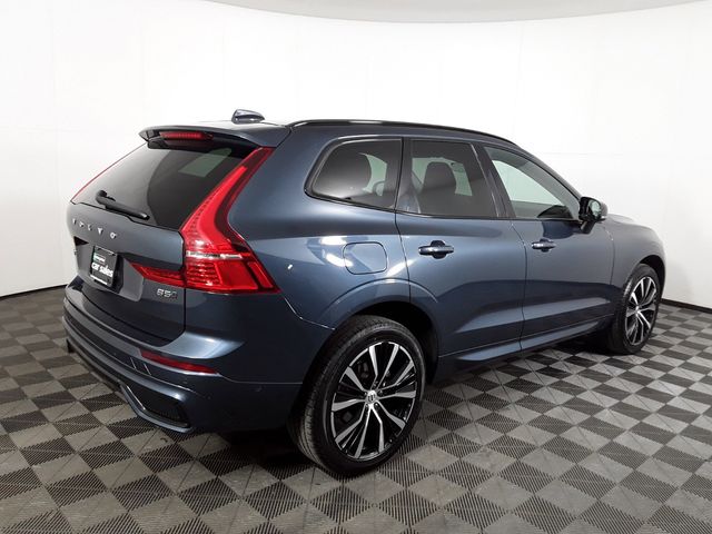 2024 Volvo XC60 Plus Dark Theme