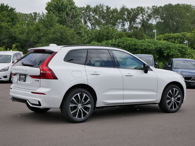 2024 Volvo XC60 Plus Dark Theme