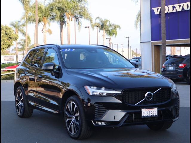 2024 Volvo XC60 Plus Dark Theme