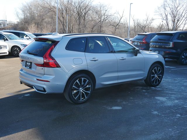 2024 Volvo XC60 Plus Dark Theme