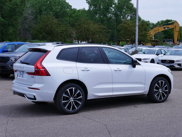 2024 Volvo XC60 Plus Dark Theme