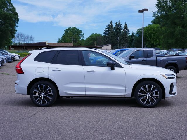 2024 Volvo XC60 Plus Dark Theme