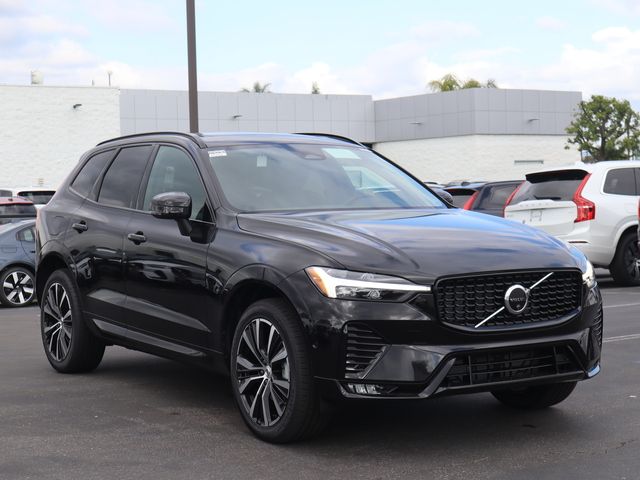 2024 Volvo XC60 Plus Dark Theme